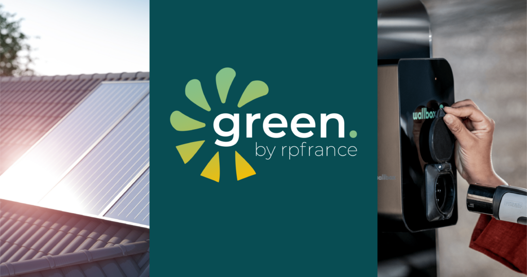 logo green et produit panneau photovoltaïque et borne de recharge voiture electrique